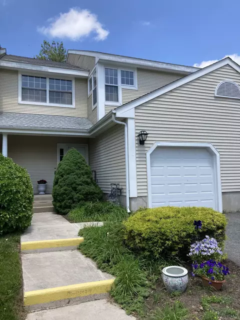 202 Limner Cir #202, Rocky Hill, CT 06067