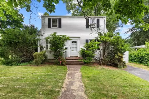 72 Dessa Dr, Hamden, CT 06517