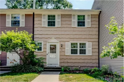 80 E Gate Ln #80, Hamden, CT 06514