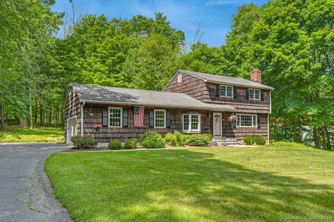 56 Flat Rock Dr, Ridgefield, CT 06877