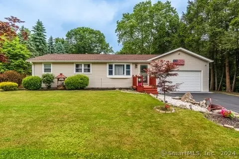 15 Pastors Walk, Monroe, CT 06468