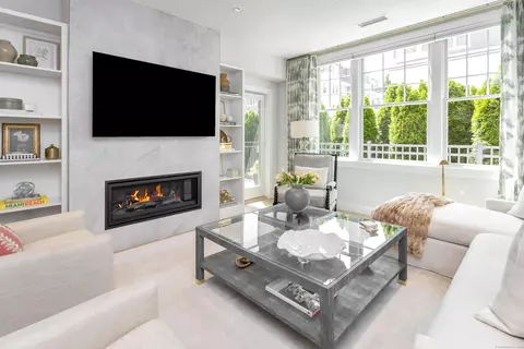 160 Park St #101, New Canaan, CT 06840