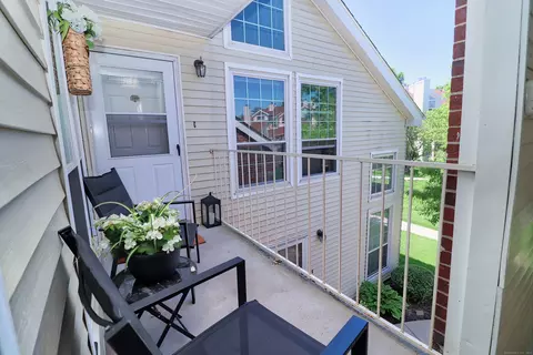 299 Carriage Crossing Ln #299, Middletown, CT 06457