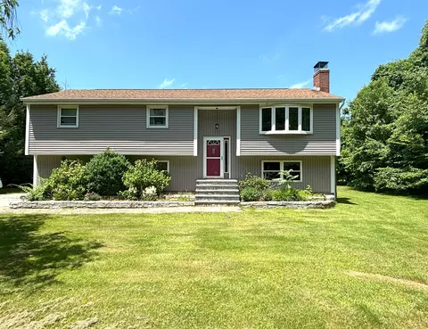 484 Middletown Rd, Colchester, CT 06415