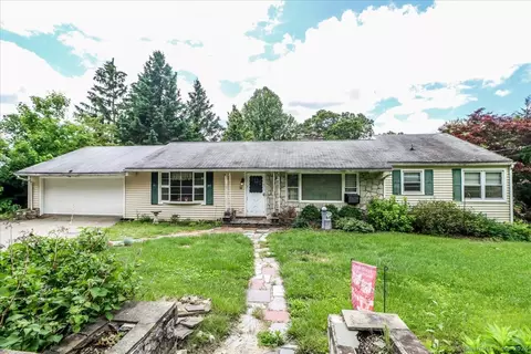 66 Benedict Rd, Bethel, CT 06801