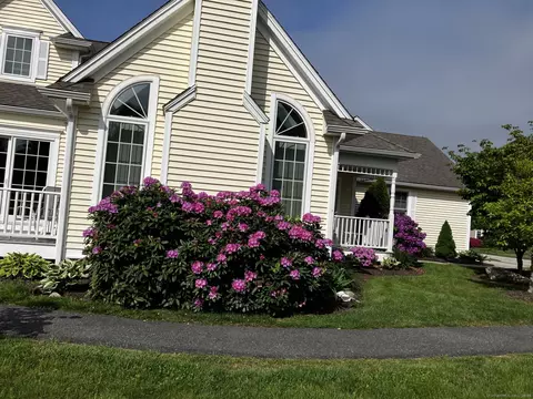 94 Stonehouse Rd #6, Coventry, CT 06238