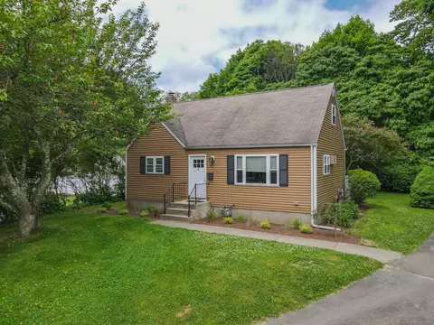12 Corona Cir, Milford, CT 06460