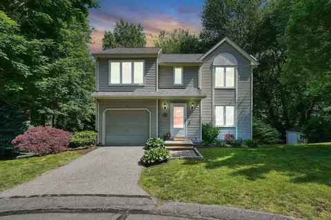 24 Butternut Ln #24, Milford, CT 06461
