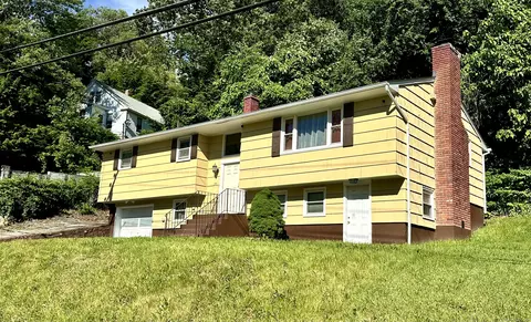 320 N Walnut St, Waterbury, CT 06704