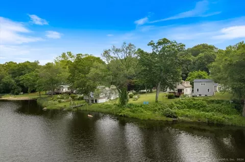 87 Kitemaug Rd, Montville, CT 06382