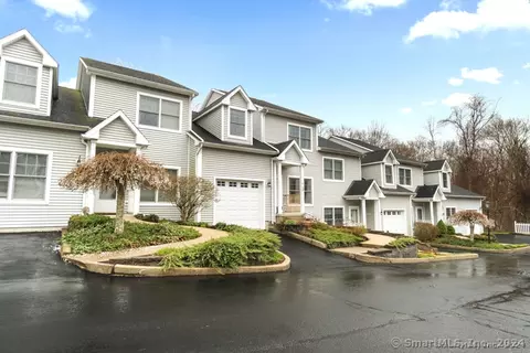 375 Allyn St #E17, Mystic, CT 06355
