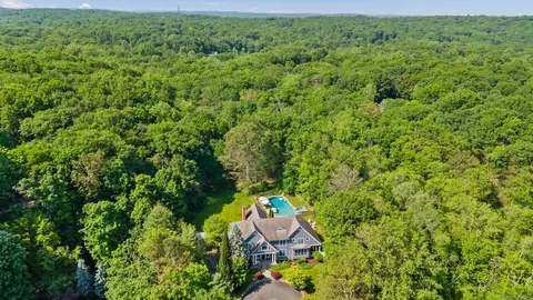 11 Winthrop Hls, Weston, CT 06883