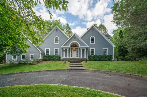 4 Hemlock Trl, Redding, CT 06896