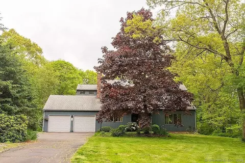 142 Royal Oak Dr # R, Durham, CT 06422