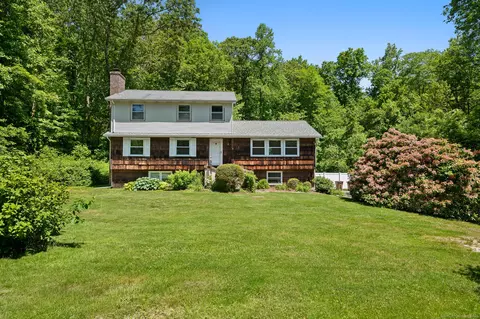 387 Boston Post Rd, East Lyme, CT 06333
