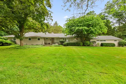51 Westover Ln, Stamford, CT 06902