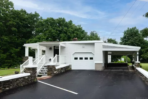 95 Center St, Wolcott, CT 06716