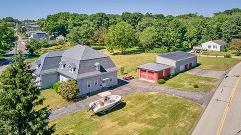54 Robinson St, Stonington, CT 06379