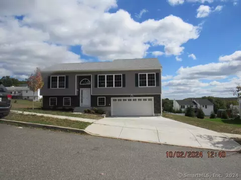 41 Wintergreen Ln, Naugatuck, CT 06770