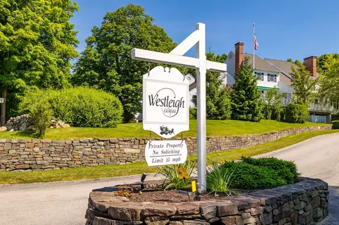 8 Hawthorne Ct, Litchfield, CT 06759