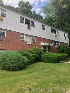 172 Cherry Hill Dr #2B, Bridgeport, CT 06606