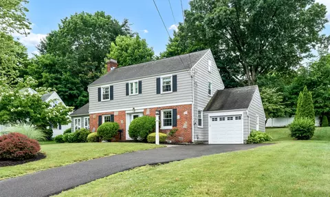 53 Farmingdale Rd, Wethersfield, CT 06109