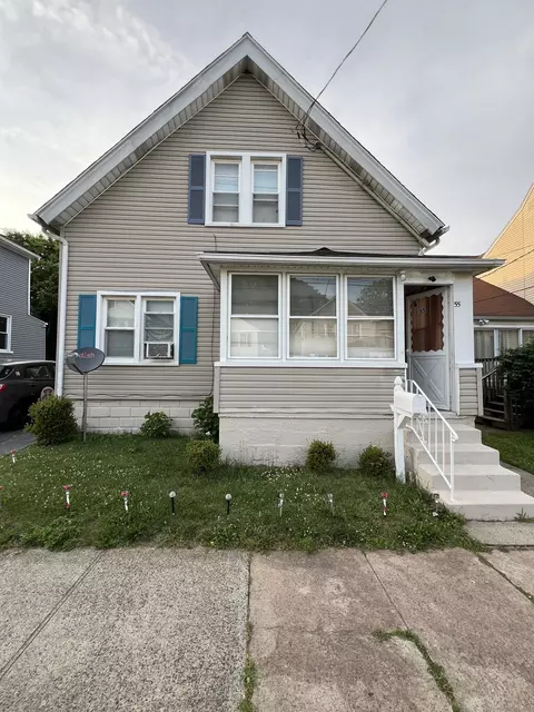 55 Whiting St, Hamden, CT 06514