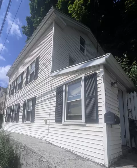 44 New Haven Ave, Derby, CT 06418