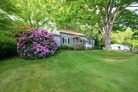 78 South Ave, North Haven, CT 06473