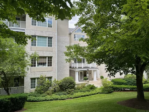 2 Homestead Ln #109, Greenwich, CT 06831