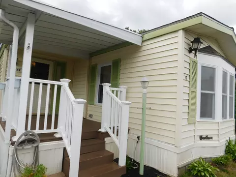 108 Clark Rd #TRLR 77, Naugatuck, CT 06770