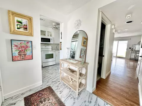 63 Perry St #108, Putnam, CT 06260