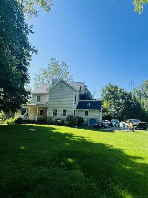 153 Pocono Rd, Brookfield, CT 06804 photo 1