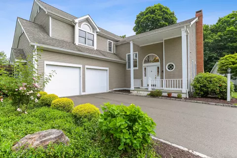 14 Wilton Hls #14, Wilton, CT 06897