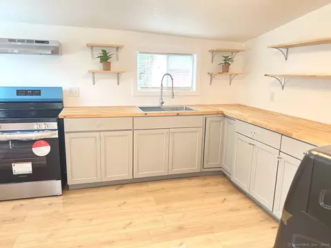 2 Old Willimantic Rd, Chaplin, CT 06235