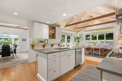 300 Orchard St, Greenwich, CT 06830