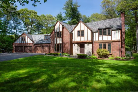 32 Pinnacle Mountain Rd, Simsbury, CT 06070