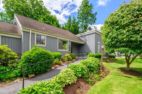 370 Heritage Vlg #B, Southbury, CT 06488