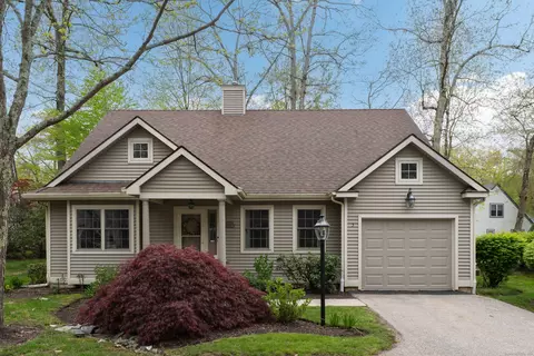 3 Thistledown Ln #3, East Lyme, CT 06357