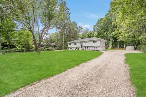 373 Spring Hill Rd, Monroe, CT 06468 photo 1