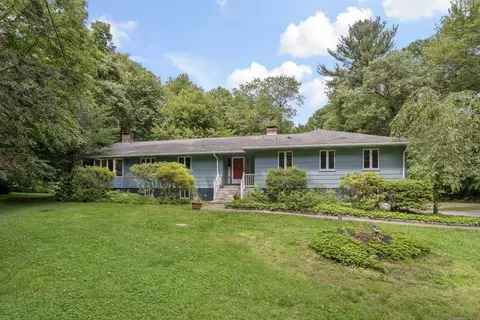 91 Northrop Rd, Woodbridge, CT 06525