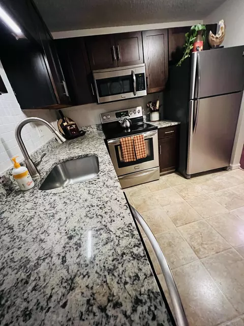67 Perry St #117, Putnam, CT 06260