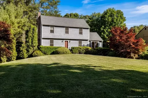 185 Glenwood Rd, Clinton, CT 06413