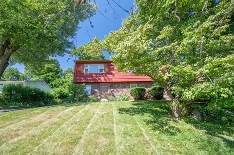 7 Mirijo Rd, Danbury, CT 06811