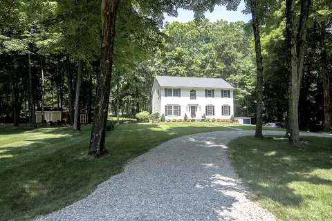 7 Sidecut Rd, Redding, CT 06896