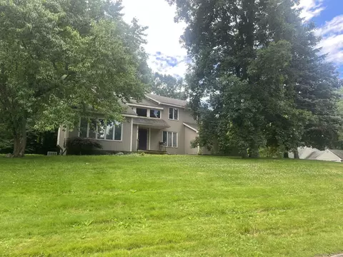 188 Royal Oak Cir, Meriden, CT 06450