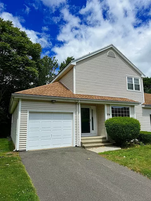 276 Eagles Lndg #276, Shelton, CT 06484