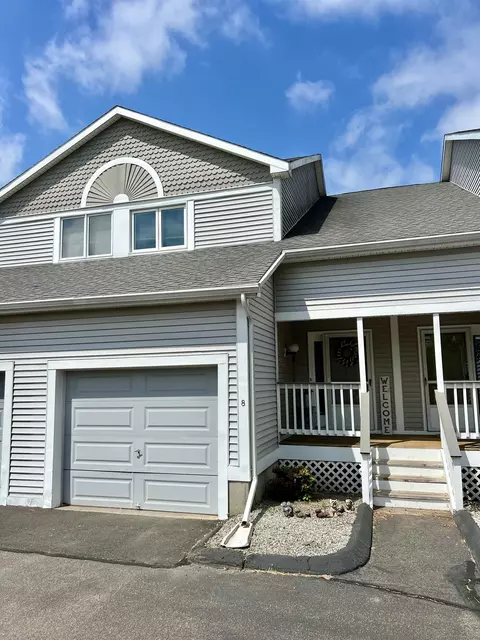 675 Newfield St #8, Middletown, CT 06457