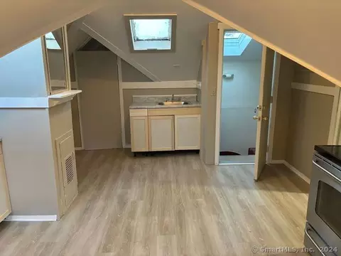 23 Robinson St, Waterbury, CT 06704