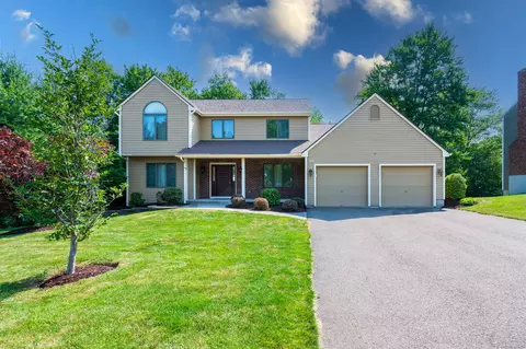 10 Harrison Dr, Cromwell, CT 06416